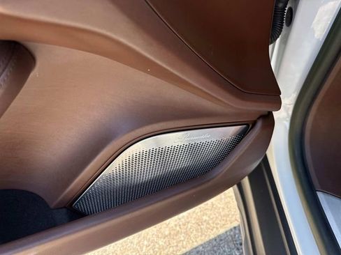 Used 2022 Porsche Taycan Turbo image 19