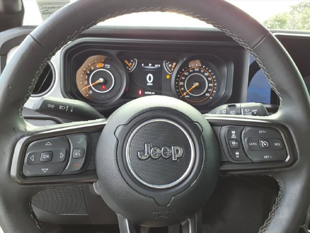 Used 2025 Jeep Wrangler Unlimited Sport AWD/4WD image 17