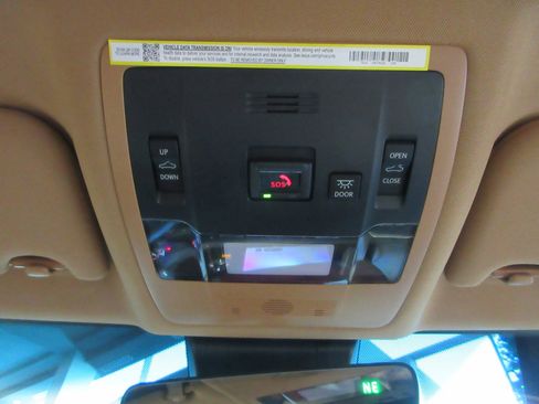 New 2025 Lexus ES 350 image 17