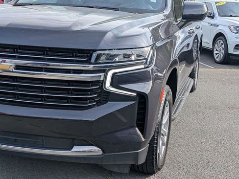 Used 2024 Chevrolet Suburban LT RWD image 9