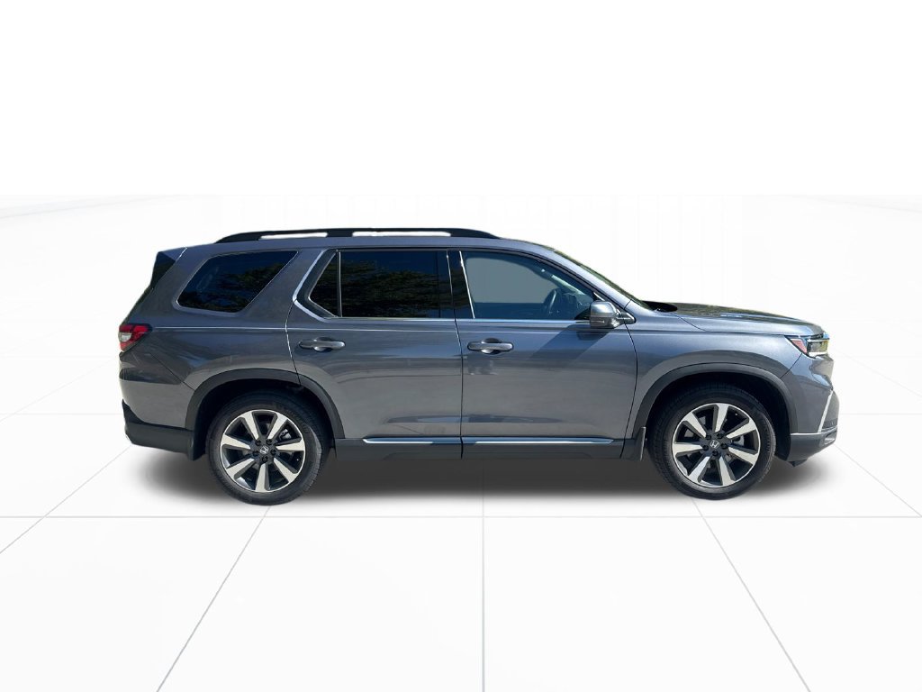 Certified 2025 Honda Pilot Touring image 10