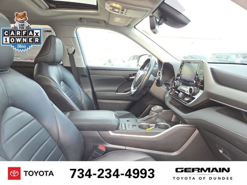 Used 2022 Toyota Highlander XLE image 17