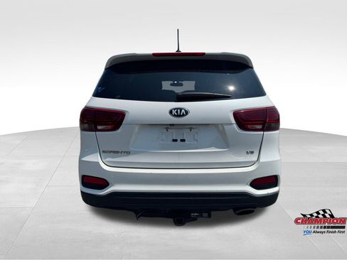 Used 2019 Kia Sorento LX image 4