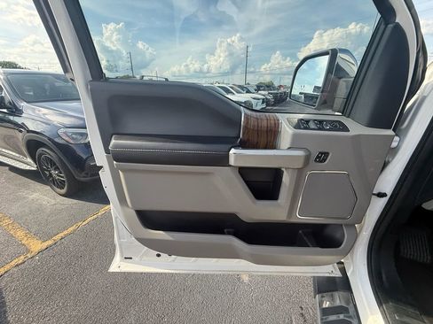 Used 2018 Ford F150 Lariat AWD/4WD image 11