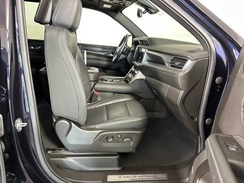 Used 2022 GMC Yukon XL Denali w/ Denali Ultimate Package image 28