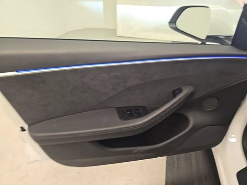 Used 2025 Tesla Model 3 Long Range AWD/4WD image 8