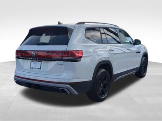 Certified 2025 Volkswagen Atlas Peak Edition SE AWD/4WD video 5