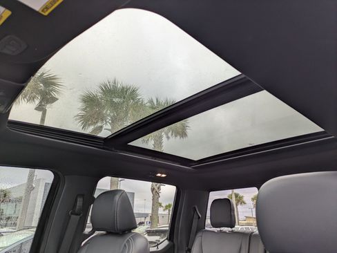 Used 2022 Ford F250 Lariat w/ Black Appearance Package image 24