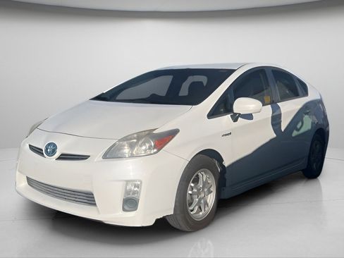 Used 2010 Toyota Prius Five FWD image 2