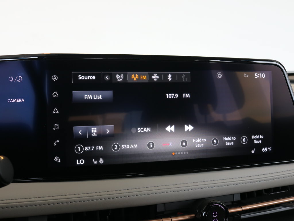 Used 2024 Nissan Ariya AWD image 14