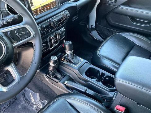 Used 2023 Jeep Wrangler Unlimited Sahara AWD/4WD image 17