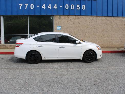 Used 2013 Nissan Sentra S image 27