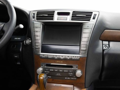 Used 2011 Lexus LS 460 w/ Sport Pkg RWD image 38