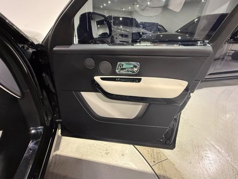 Used 2023 Rolls-Royce Cullinan image 43