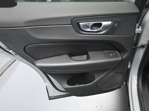 Used 2024 Volvo XC60 B5 Core AWD/4WD image 25