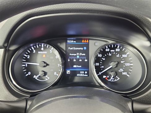 Used 2022 Nissan Rogue Sport S image 16