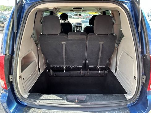 Used 2011 Dodge Grand Caravan SXT FWD image 16
