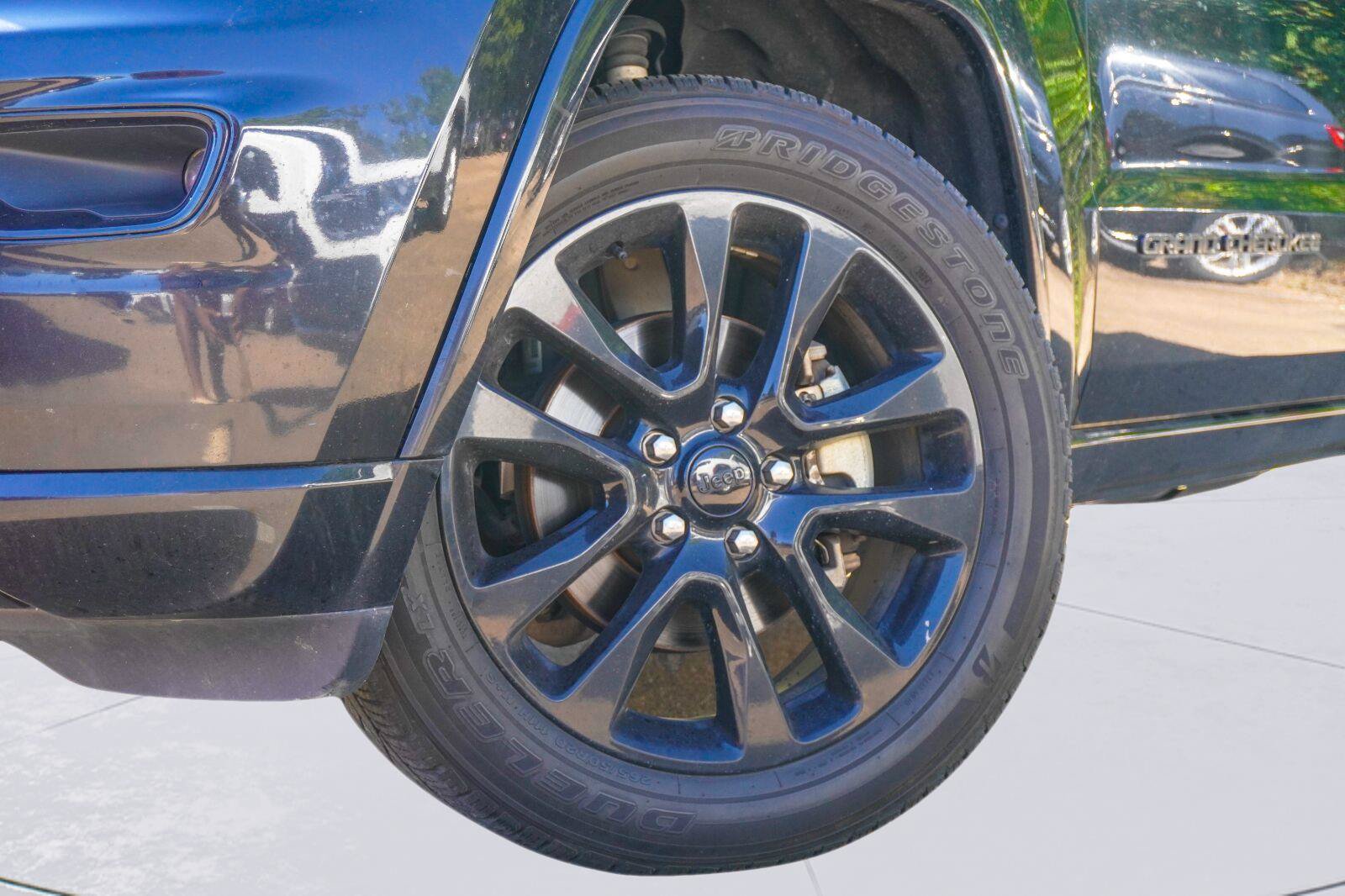 Used 2020 Jeep Grand Cherokee Altitude RWD image 2