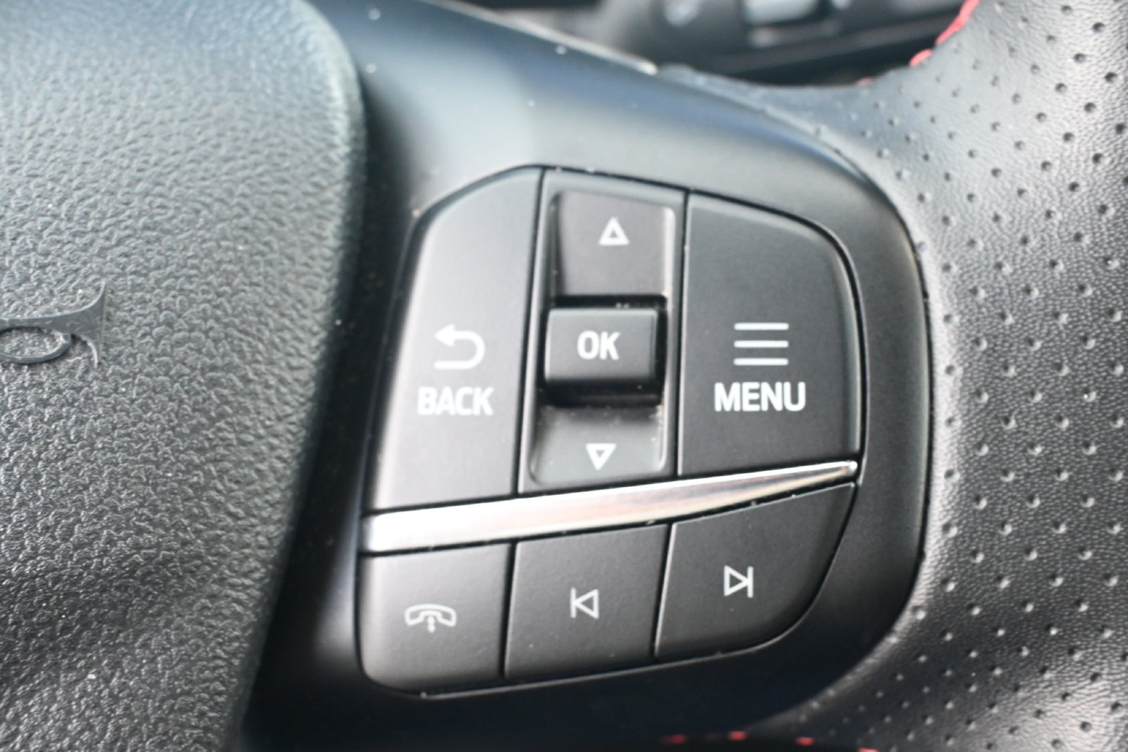 Used 2025 Ford Escape ST-Line Select AWD/4WD image 15