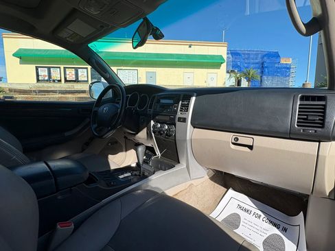 Used 2004 Toyota 4Runner Limited image 18