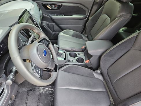 Used 2025 Subaru Forester Touring AWD/4WD image 11
