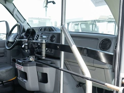 Used 2013 Ford E-450 and Econoline 450 Super Duty w/ Shuttle Bus Prep Pkg RWD image 39