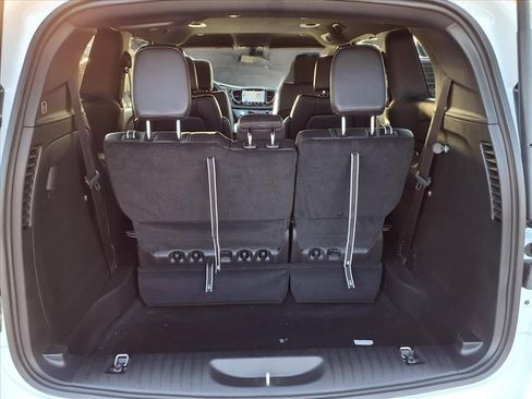 New 2026 Chrysler Pacifica Select image 24