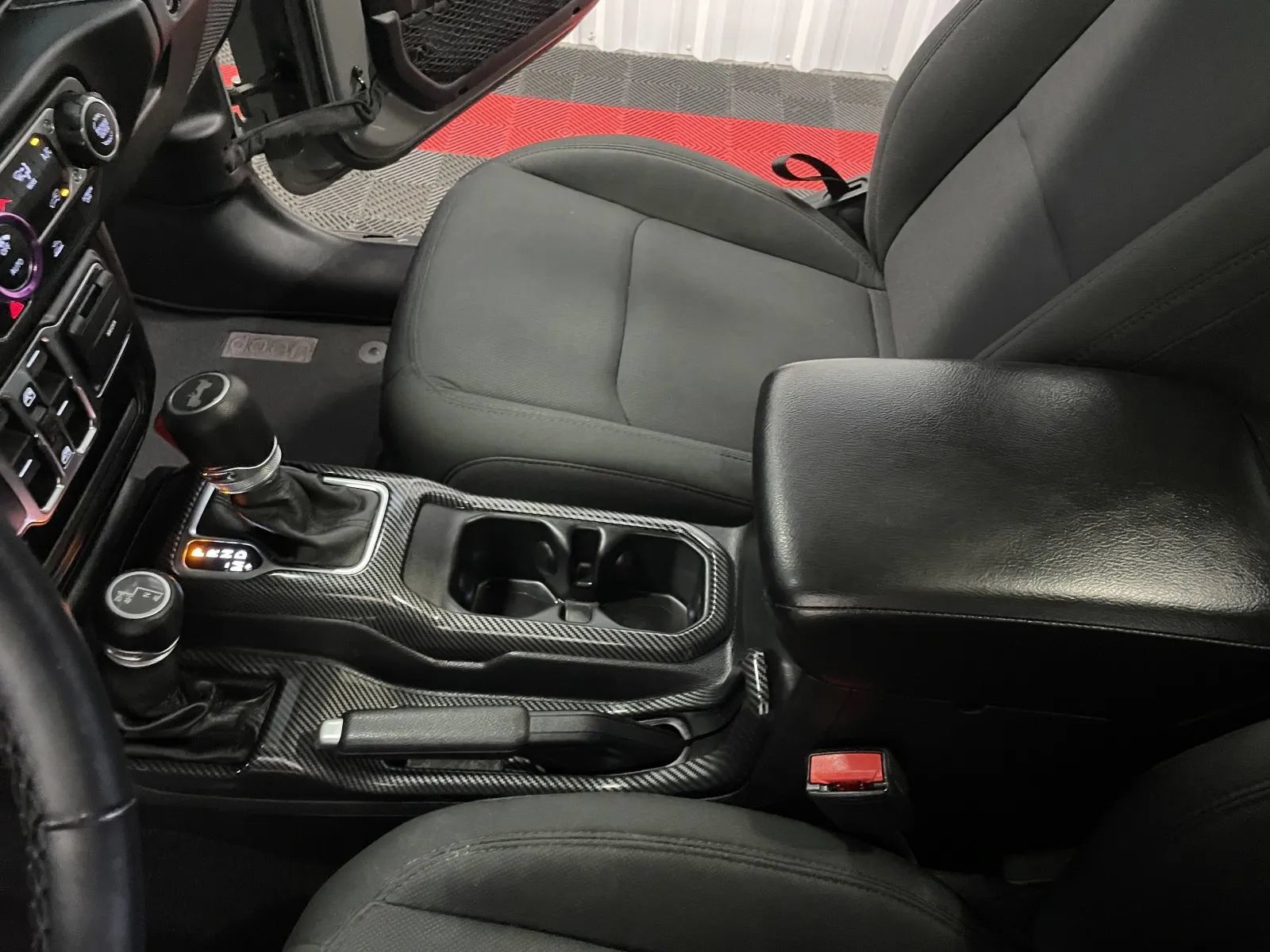 Used 2021 Jeep Wrangler Unlimited Sport AWD/4WD image 33