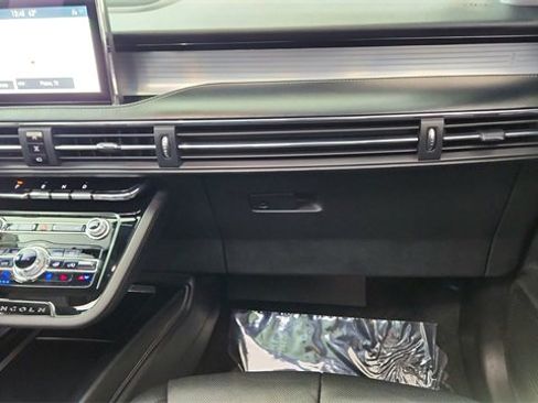 Used 2022 Lincoln Corsair Standard w/ Premium Package image 36