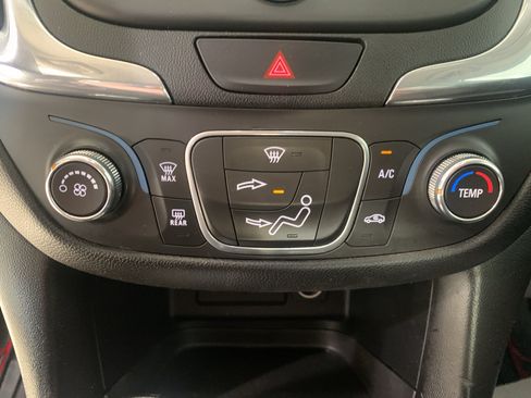 Used 2020 Chevrolet Equinox LT FWD image 22