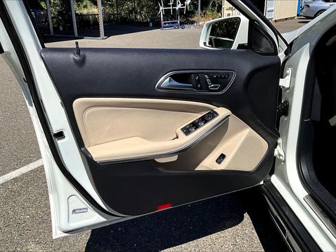 Used 2018 Mercedes-Benz GLA 250 image 21