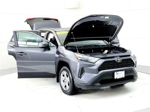 Used 2025 Toyota RAV4 XLE w/ Convenience Package image 9