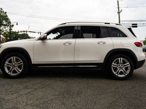 Used 2020 Mercedes-Benz GLB 250 4MATIC w/ Premium Package image 7