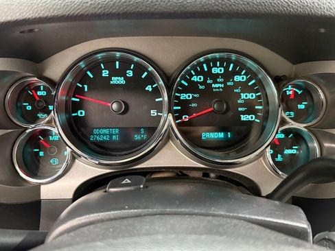 Used 2011 Chevrolet Silverado 2500 LT w/ Interior Plus Package AWD/4WD image 20