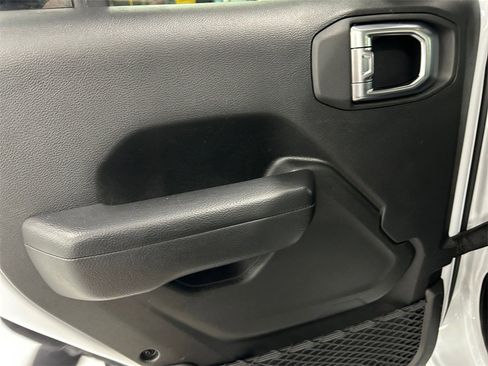 Used 2023 Jeep Wrangler Sport S image 17