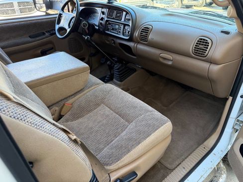 Used 1998 Dodge Ram 2500 Truck SLT LARAMIE 4X4 5spd MANUAL 5. image 5