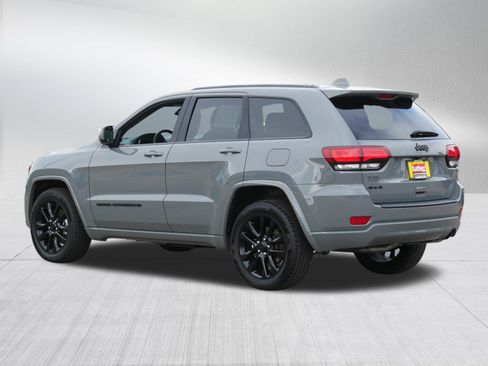 Used 2022 Jeep Grand Cherokee Laredo X AWD/4WD image 5