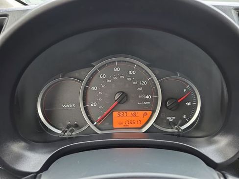 Used 2013 Toyota Yaris L image 20