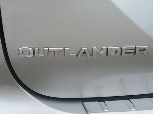 Used 2022 Mitsubishi Outlander ES FWD image 36