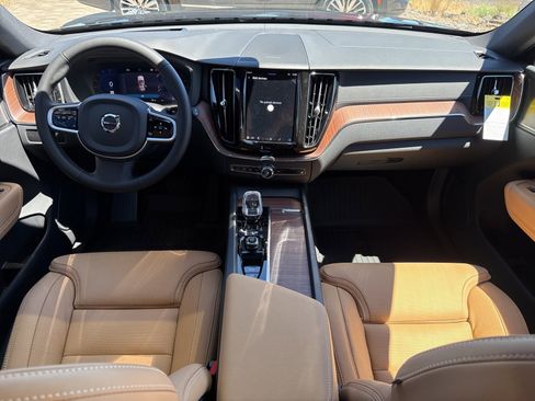 Certified 2025 Volvo XC60 B5 Ultra w/ Protection Package Premier image 18