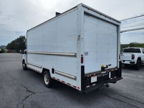 Used 2018 Ford E-350 and Econoline 350 Super Duty image 8