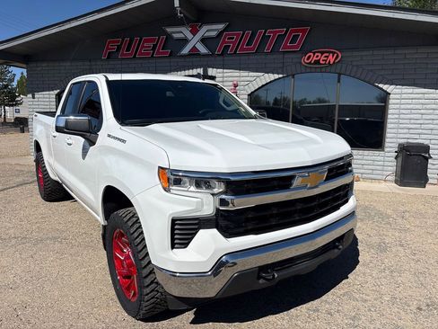 Used 2022 Chevrolet Silverado 1500 LT w/ Protection Package AWD/4WD image 1