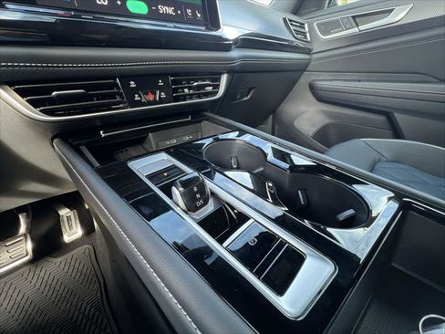 New 2026 Volkswagen Atlas Cross Sport SEL Premium R-Line image 19