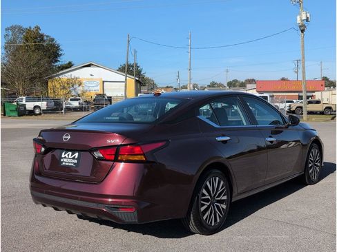 Used 2024 Nissan Altima 2.5 SV image 5