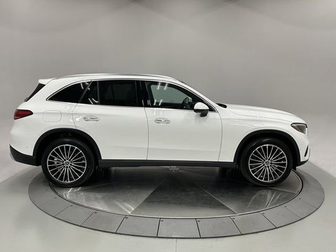 Certified 2025 Mercedes-Benz GLC 300 image 8