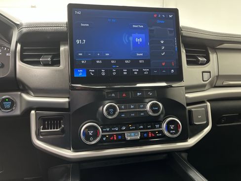 Certified 2024 Ford Expedition Max XLT image 20