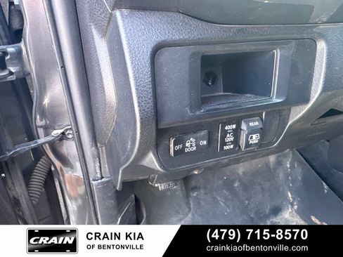 Used 2017 Toyota Tacoma TRD Sport w/ Tow Package (A/T) AWD/4WD image 18