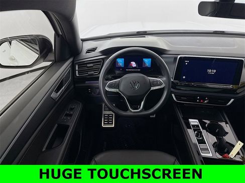 Used 2025 Volkswagen Atlas Cross Sport SEL R-Line image 3