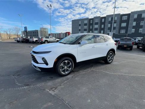 Used 2023 Chevrolet Blazer LT w/ Convenience Package image 4