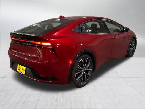 Certified 2025 Toyota Prius XLE FWD image 6